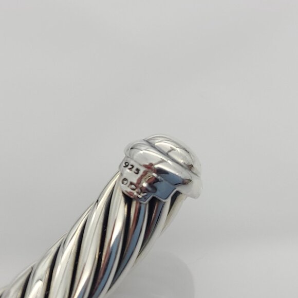 David Yurman 7mm Cable Classic Bracelet with Black Diamond Center Station - Picture 5 of 6